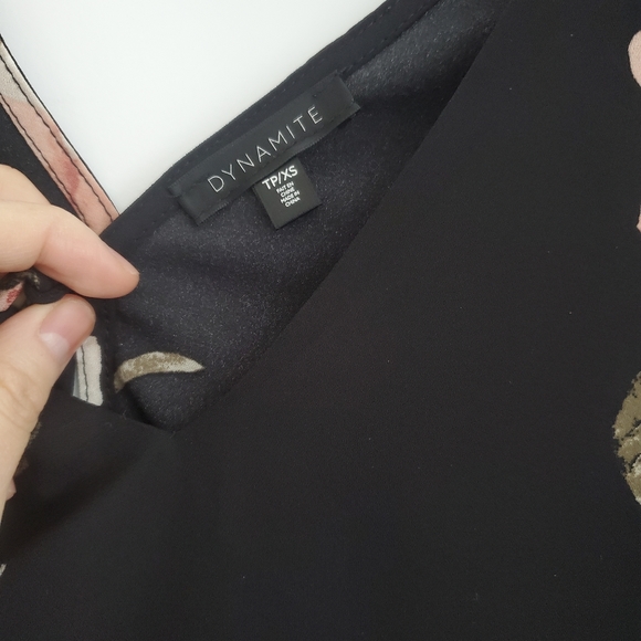 Like-New Dynamite Floral Blouse w/ Back Detailing - Picture 4 of 5